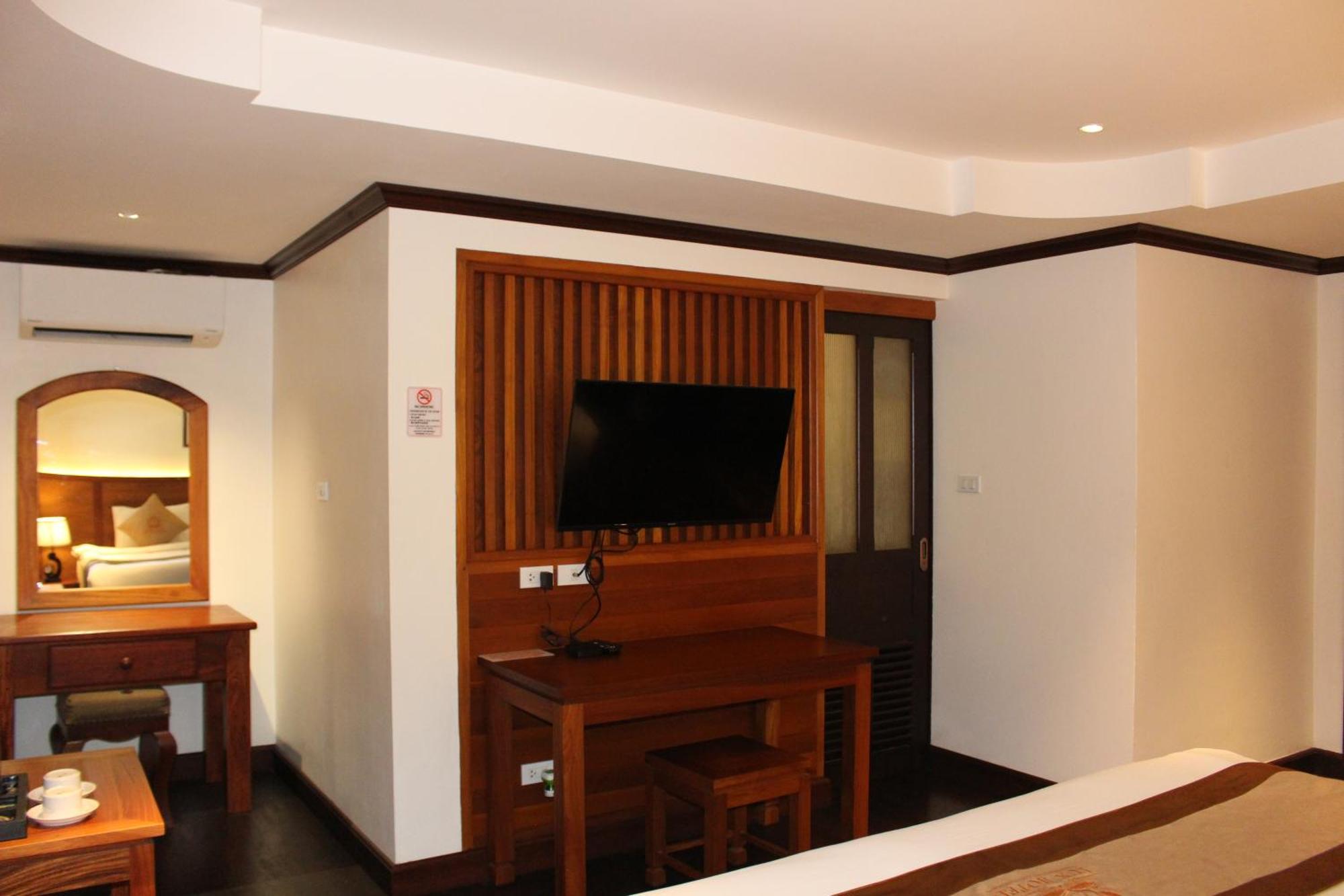 Lux Hotel Луанг Прабанг Екстериор снимка